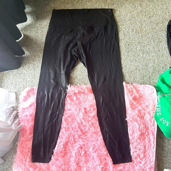 Black lululemon leggings - Picture 7 of 7